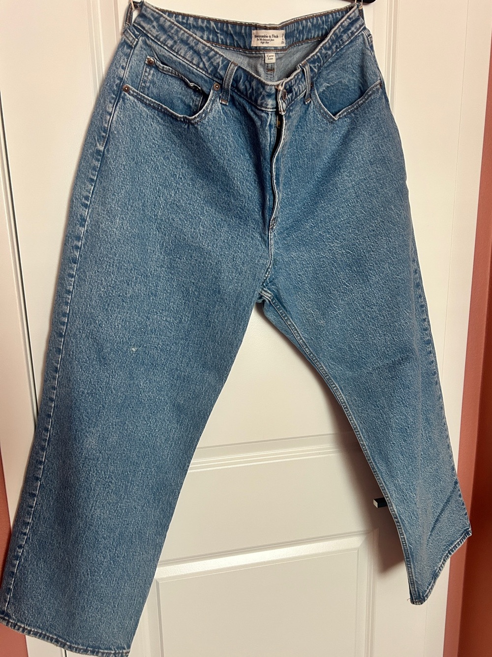 Abercrombie & Fitch Light Blue High-Rise The 90s Relaxed High Rise Jean Curve